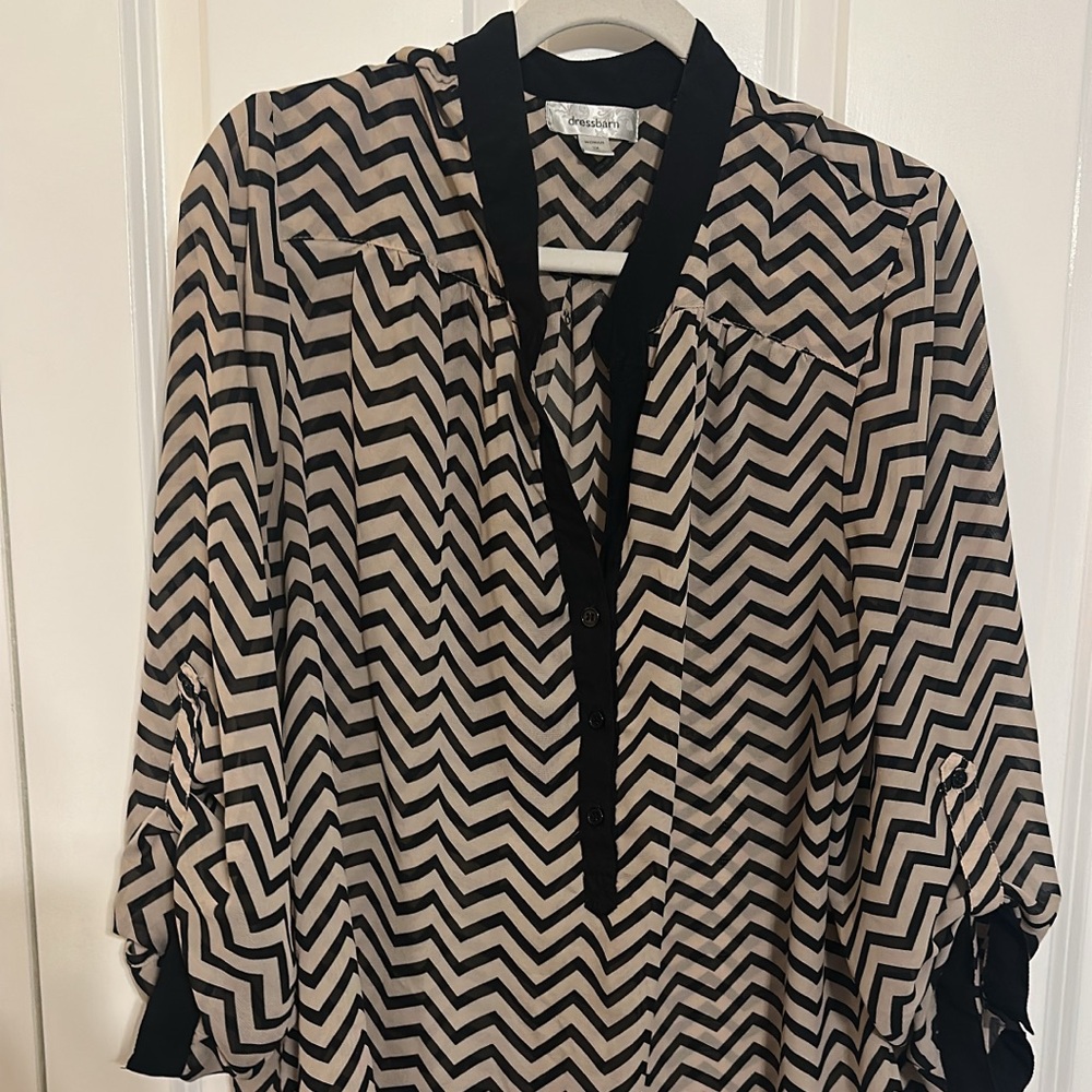 SOLD Dress Barn Black and Tan Graphic Mandarin Collar Blouse